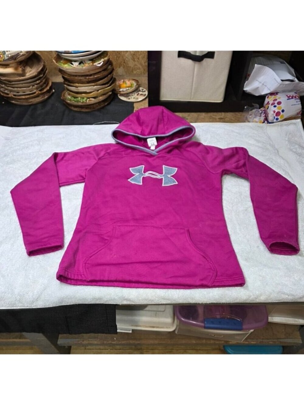 Under Armour Pink Hoodie Womens Medium MD Pullover Athletic Sweatshirt